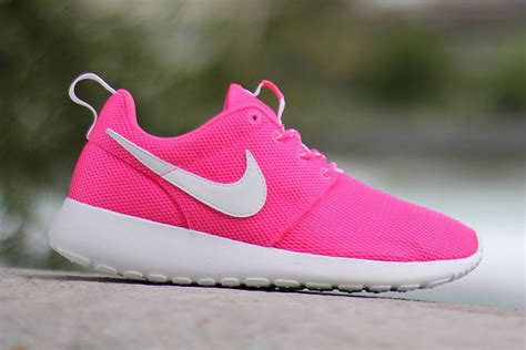 nike roshe run pink weiß damen|Nike Roshe Run (Rave Pink) .